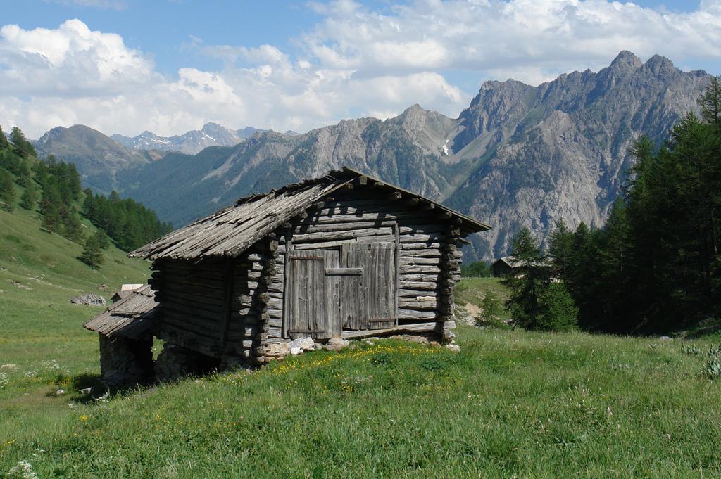Отель Le Relais Des Vaudois Фрессиньер Экстерьер фото