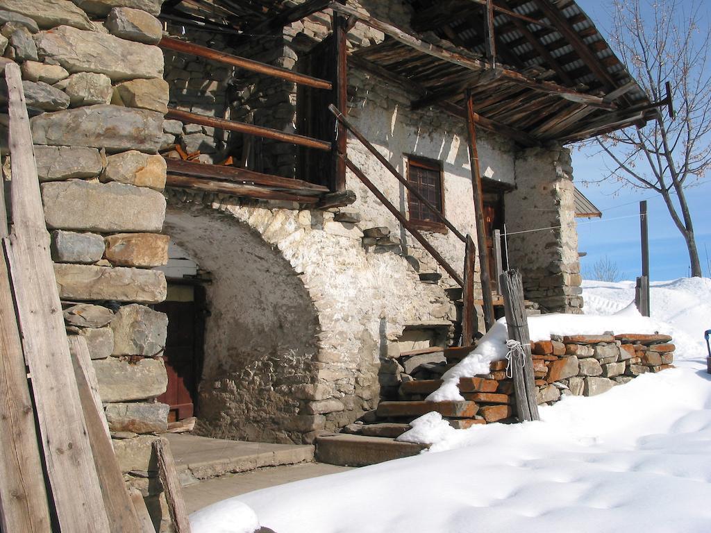 Отель Le Relais Des Vaudois Фрессиньер Экстерьер фото