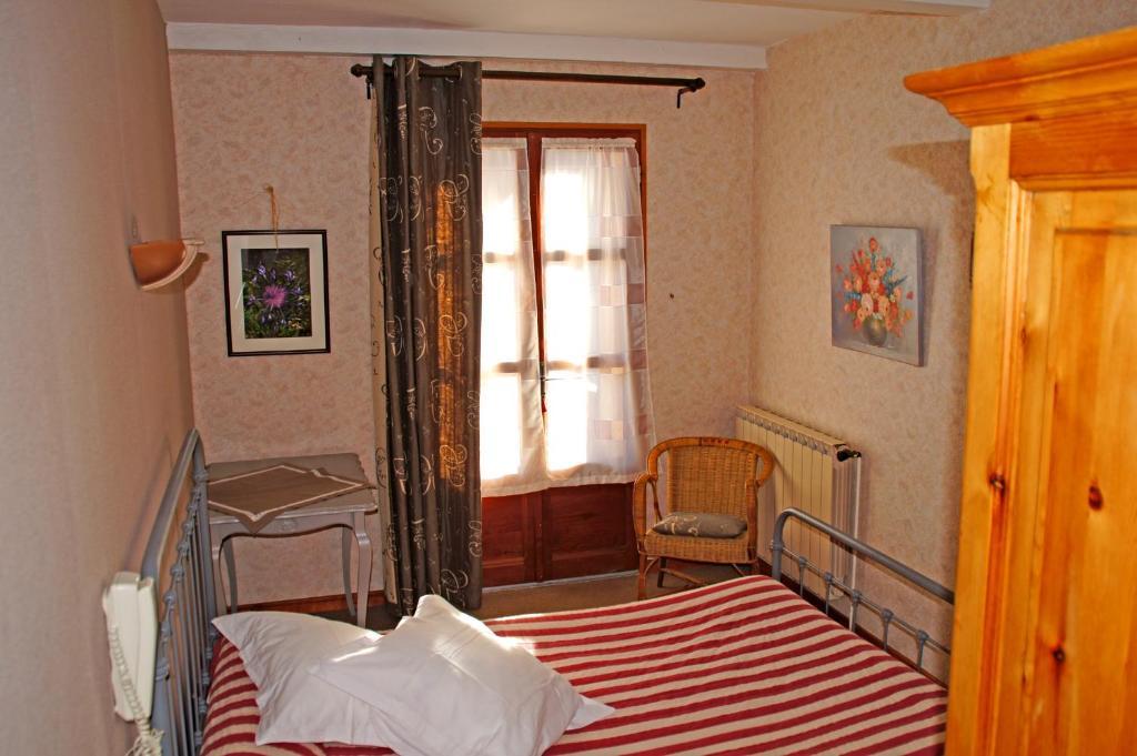 Отель Le Relais Des Vaudois Фрессиньер Номер фото
